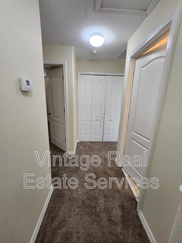 10932 Keys Gate property image