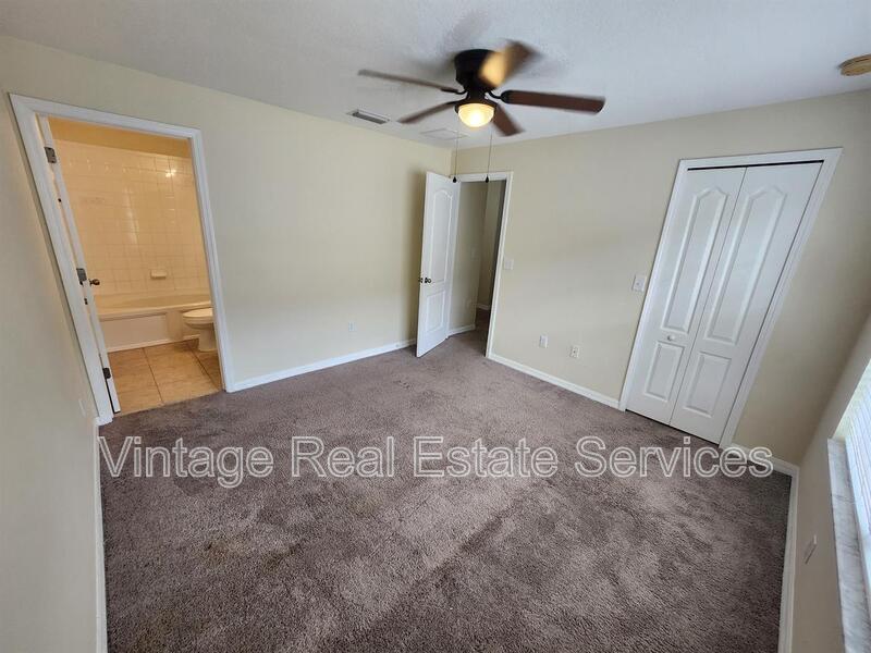 10932 Keys Gate property image