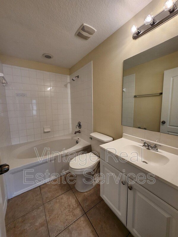 10932 Keys Gate property image