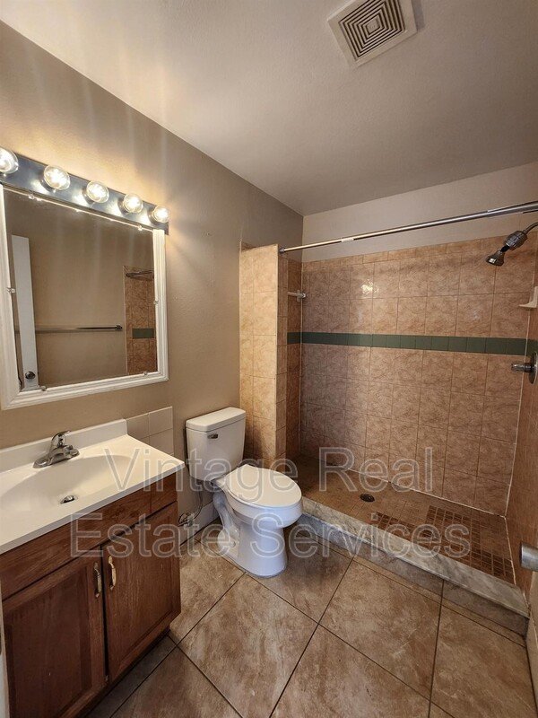 905 Old Field Drive property image
