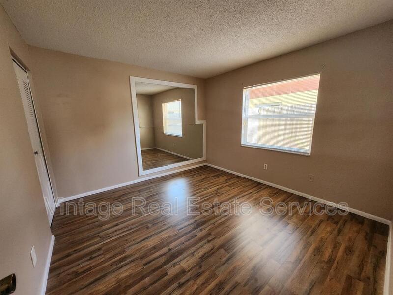 905 Old Field Drive property image