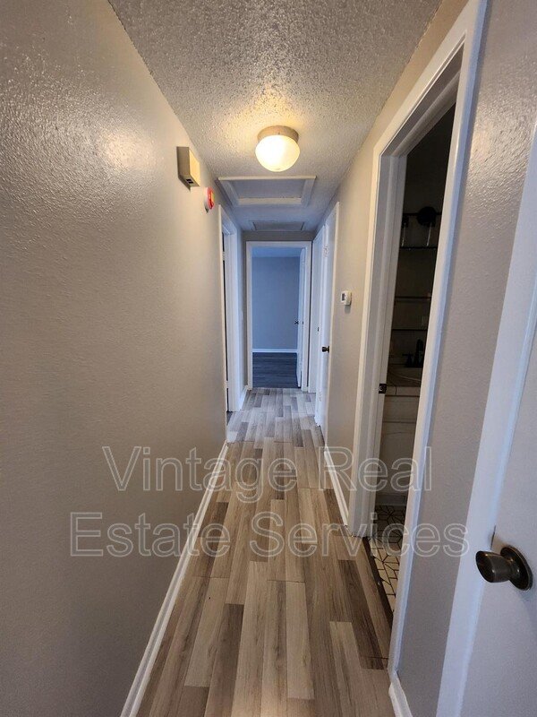 806 Walnut Dr property image