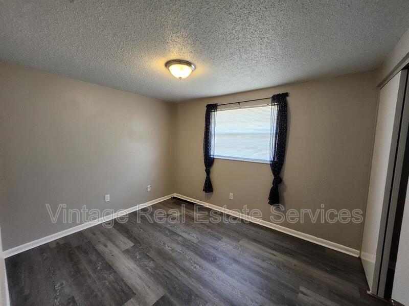 806 Walnut Dr property image