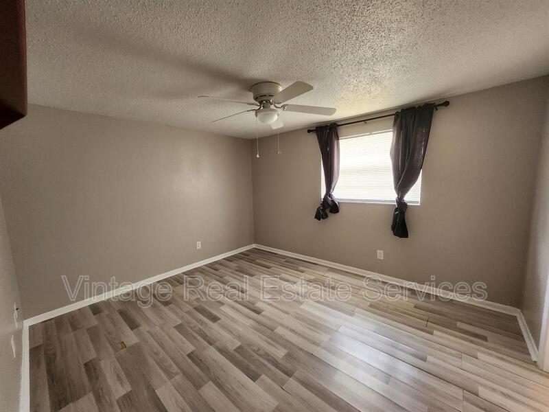 806 Walnut Dr property image