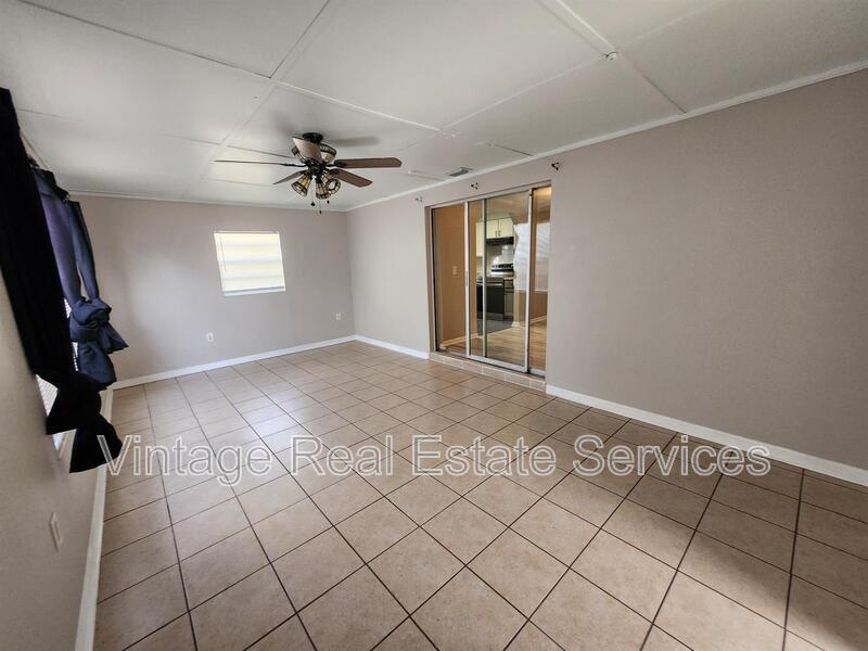 806 Walnut Dr property image