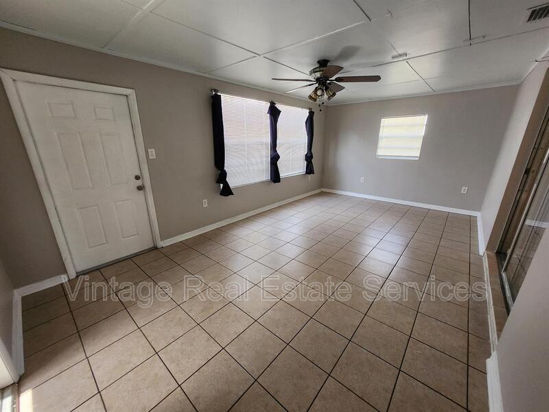 806 Walnut Dr property image