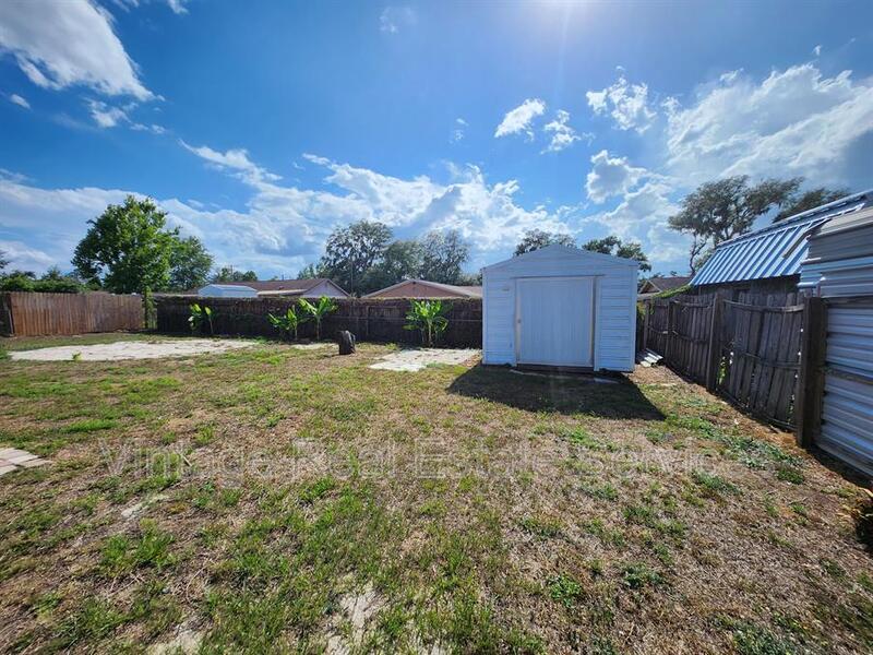 806 Walnut Dr property image