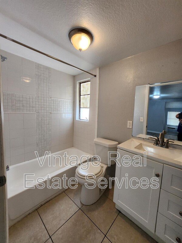 4611 N Hubert Ave #3 property image