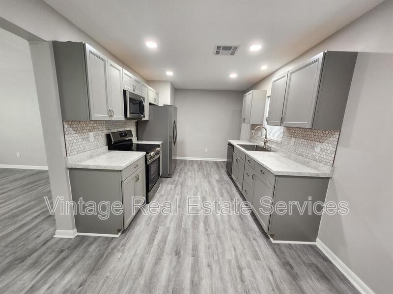306 S Mercury Ave property image