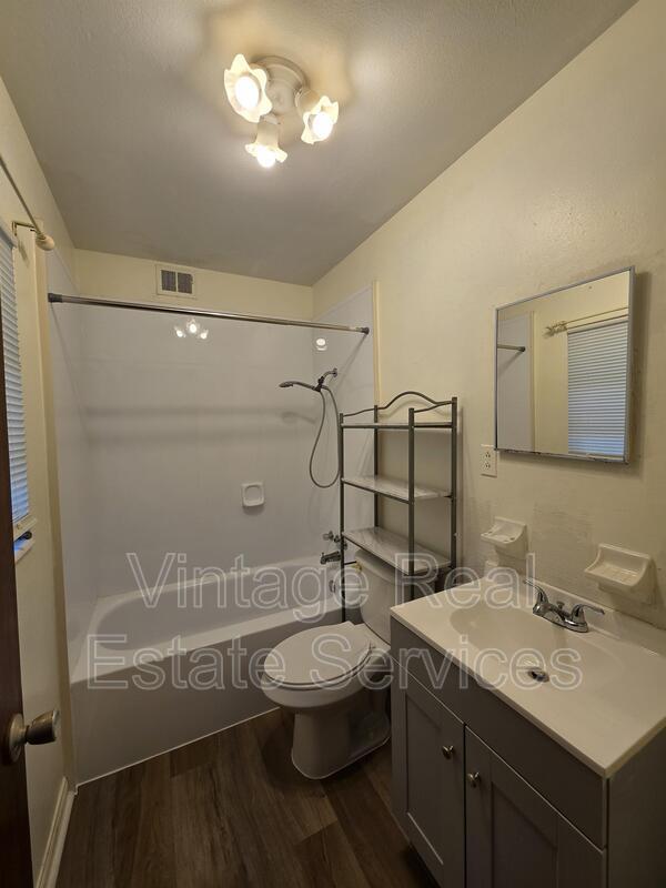 1103 N Crystal Terrace property image