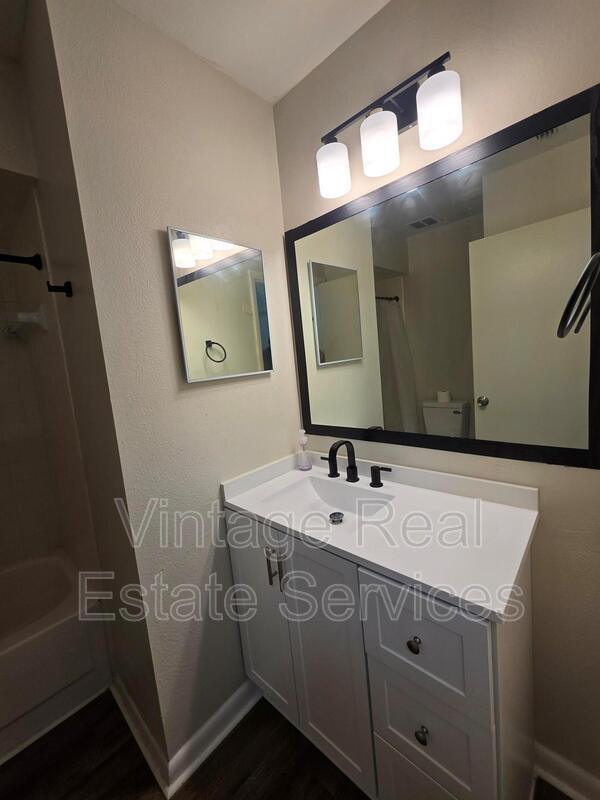 851 Creekway Ct property image