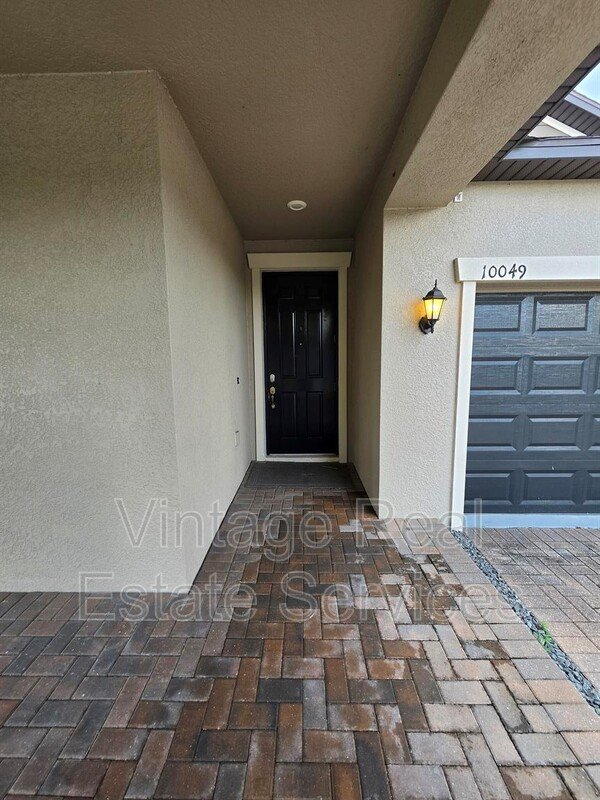 10049 Victory Gallop Loop property image