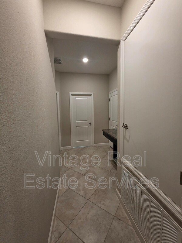 10049 Victory Gallop Loop property image