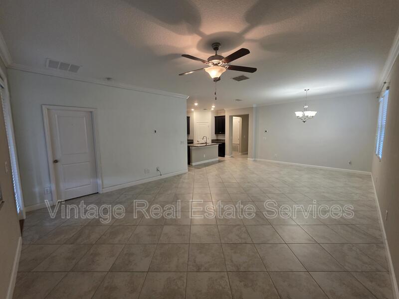 10049 Victory Gallop Loop property image