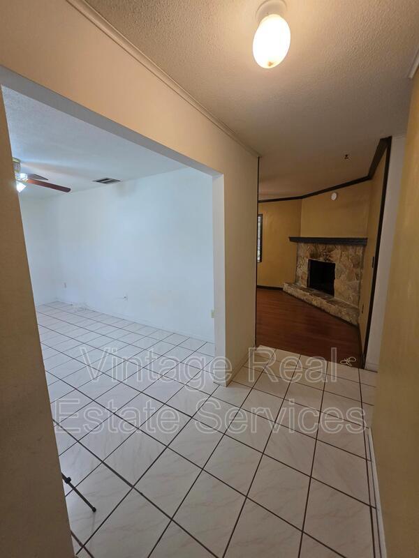 1028 Wildwood W property image