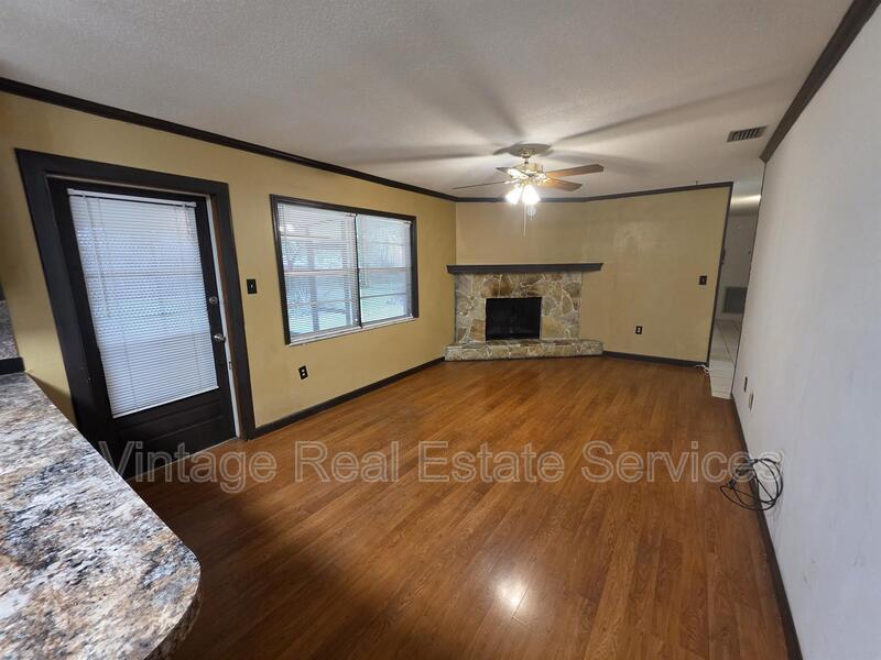 1028 Wildwood W property image
