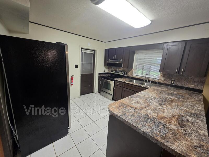 1028 Wildwood W property image