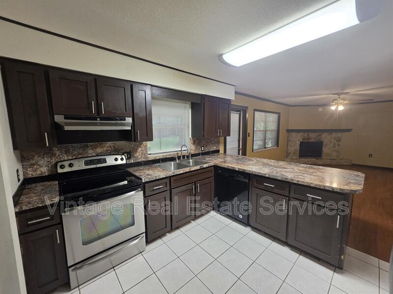 1028 Wildwood W property image
