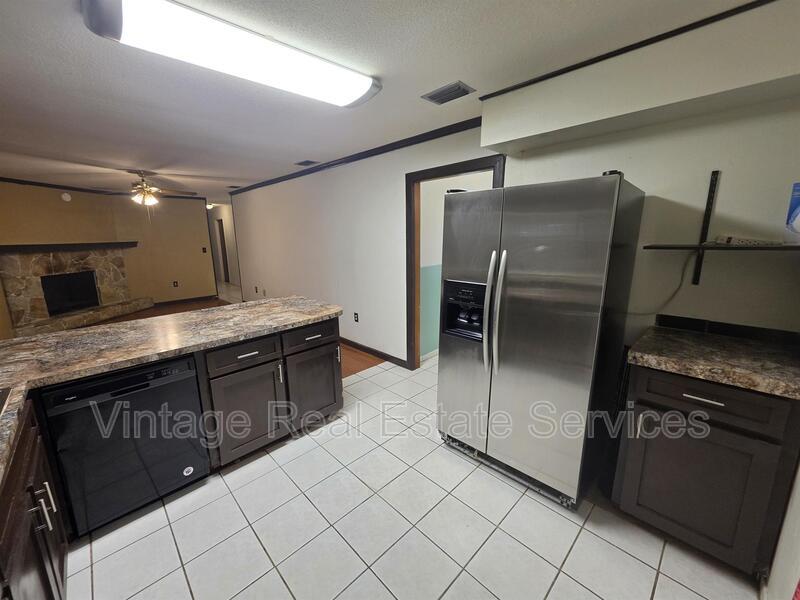 1028 Wildwood W property image