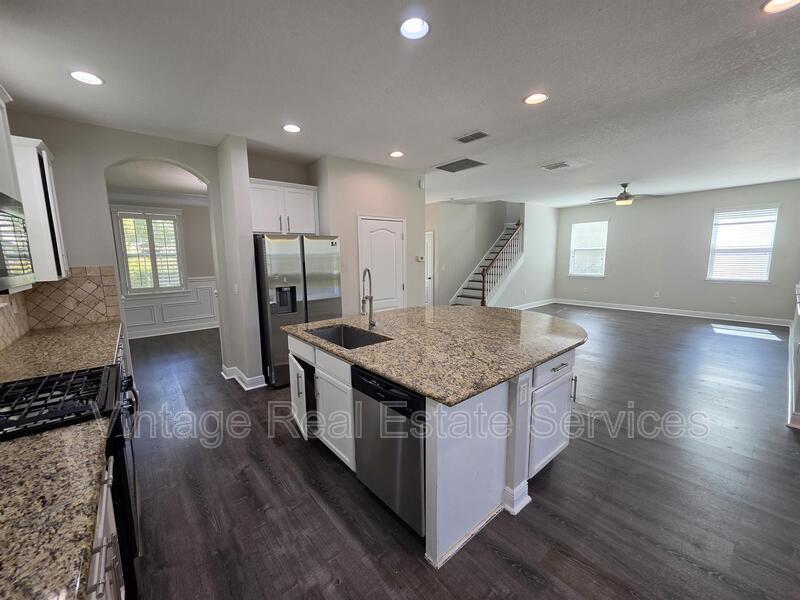 7920 Hampton Lake Drive property image