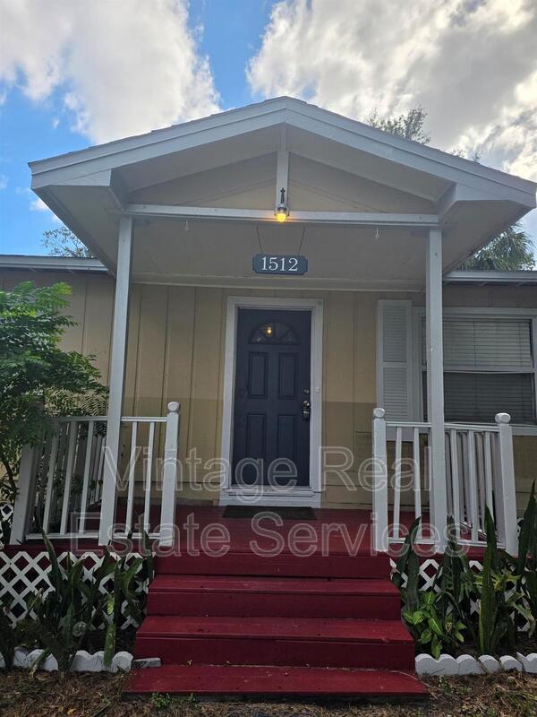 1512 W Comanche Ave property image