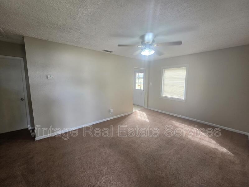 1512 W Comanche Ave property image