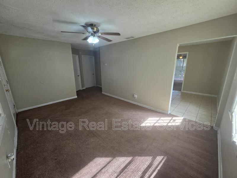 1512 W Comanche Ave property image