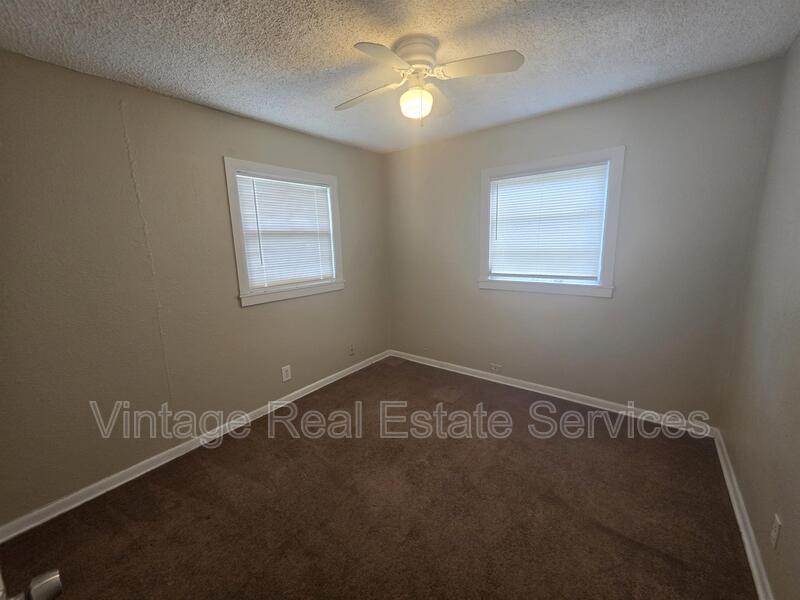 1512 W Comanche Ave property image