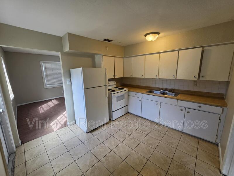 1512 W Comanche Ave property image
