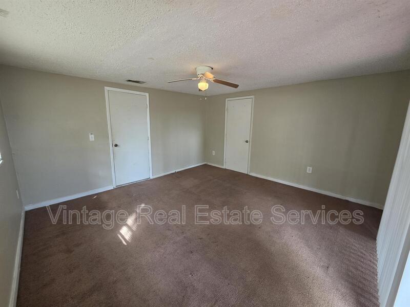 1512 W Comanche Ave property image